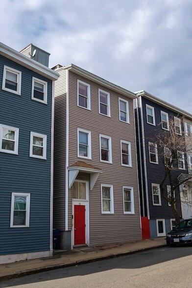 53 Jeffries St, Unit 1 in Boston, MA - Building Photo - Building Photo