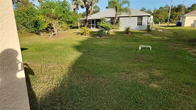 547 Flamingo Ave S in Lehigh Acres, FL - Building Photo - Building Photo