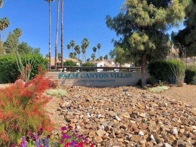 5285 E Waverly Dr in Palm Springs, CA - Building Photo - Building Photo