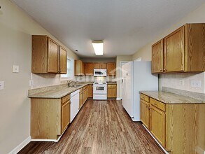 409 Ascott Way in Durham, NC - Building Photo - Building Photo