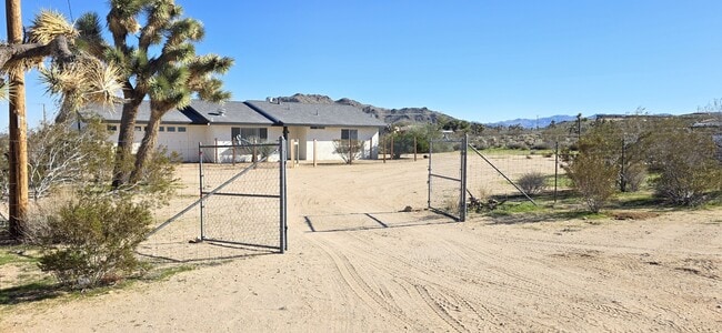 3739 Inez Ave in Yucca Valley, CA - Building Photo - Building Photo