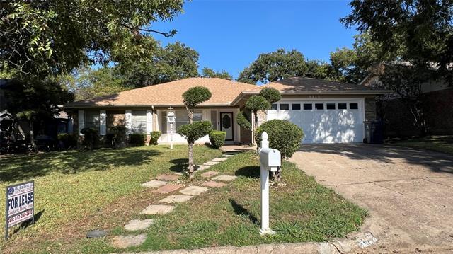 1915 Longmeadow Dr in Arlington, TX - Building Photo