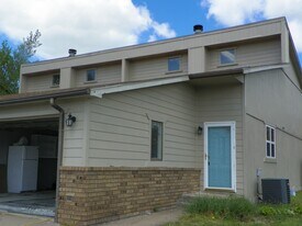 3521 E Laurel St in Joplin, MO - Building Photo