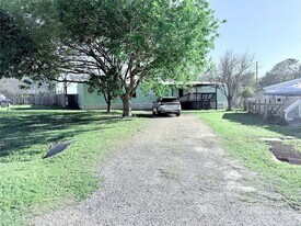 12738 Pecan Tree Ct in Willis, TX - Building Photo