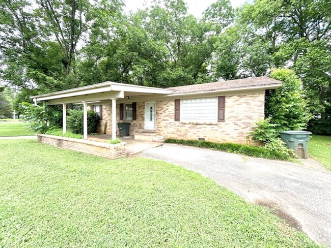 4602 Rutledge Dr NW in Huntsville, AL - Building Photo - Building Photo
