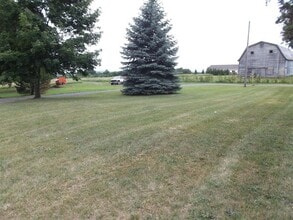 7525 Ethan Allen Hwy in St. Albans, VT - Building Photo - Building Photo