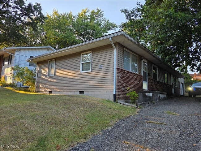 property at 1283 Ottawa Ave
