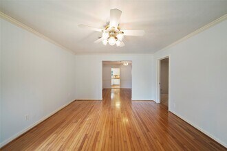 4303 Piney Woods Dr in Houston, TX - Building Photo - Building Photo
