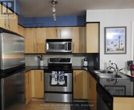 219 Fort York Blvd in Toronto, ON - Building Photo - Building Photo