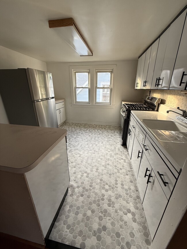 1416 Tennessee St, Unit Upper in Michigan City, IN - Building Photo - Building Photo