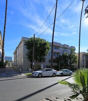1626 N Poinsettia Pl in Los Angeles, CA - Building Photo