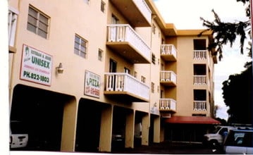 1169 W 35th St in Hialeah, FL - Foto de edificio - Building Photo