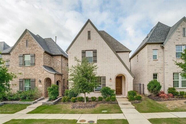 1043 Sarah St in Allen, TX - Building Photo - Building Photo