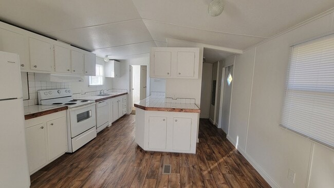 587 Bonfire Dr in Mebane, NC - Building Photo - Building Photo