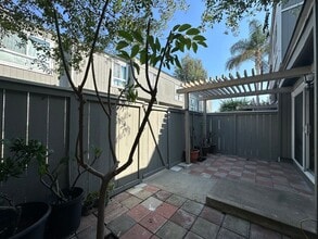 2970 S Greenville St in Santa Ana, CA - Building Photo - Building Photo