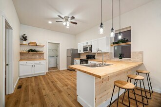 1012 9th Ave in Huntington, WV - Building Photo - Building Photo