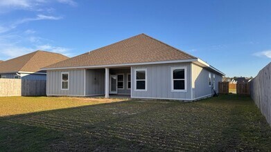 6298 Forest Bay Ave in Gulf Breeze, FL - Foto de edificio - Building Photo