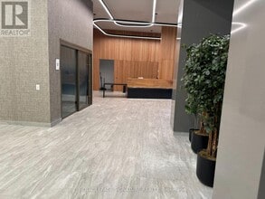 2485 Eglinton Ave W in Mississauga, ON - Building Photo - Building Photo