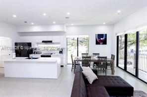 7103 NE 4th Ct in Miami, FL - Building Photo