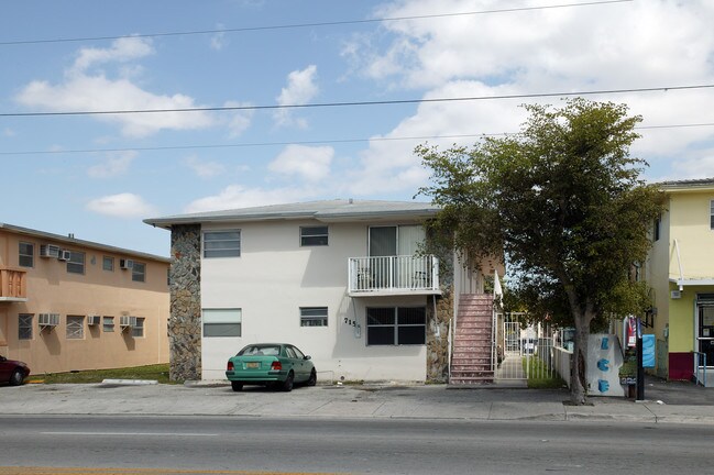 715 W 29th St in Hialeah, FL - Building Photo - Building Photo