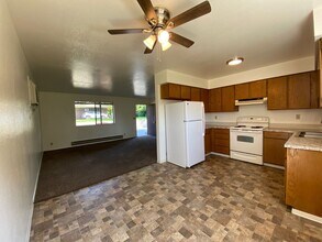 210 N Park Ave in Fruitland, ID - Building Photo - Building Photo