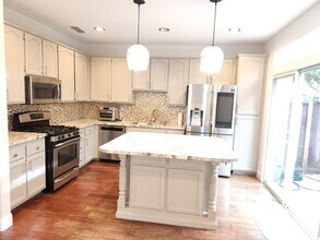 109 Enchanted Way in San Ramon, CA - Building Photo - Building Photo