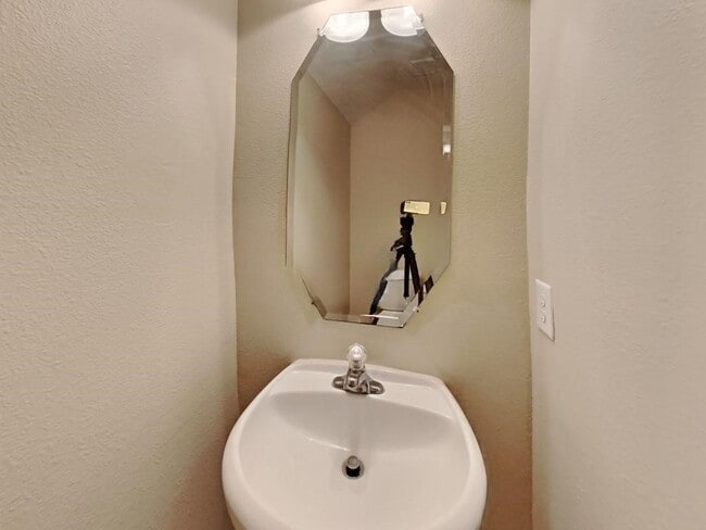 439 Pinewood Ridge Dr