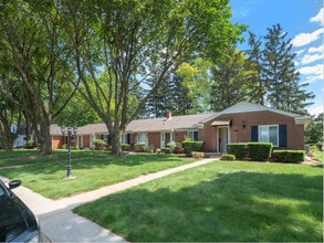 Southgate Townhomes in Flint, MI - Foto de edificio - Building Photo