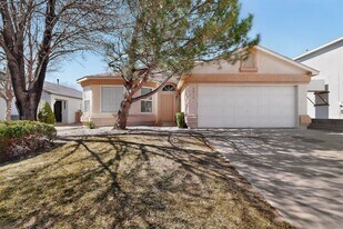 3019 Glorieta Meadows Dr NE in Rio Rancho, NM - Building Photo