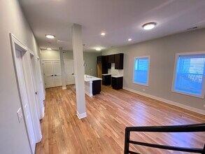 2207 W 18th St in Chicago, IL - Building Photo - Building Photo