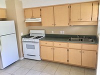 438 Village Ct, Unit B photo'