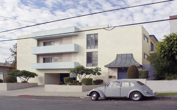 729 S Inglewood Ave in Inglewood, CA - Building Photo