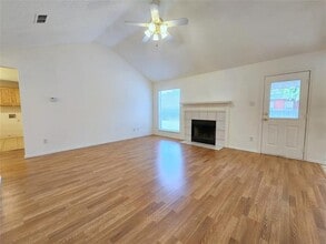 414 Dakota Dr in Joshua, TX - Building Photo - Building Photo