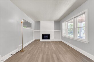 16309 Raymond St in Maple Heights, OH - Building Photo - Building Photo
