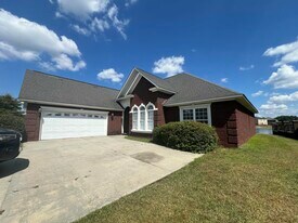 2105 Harborview Dr in Sumter, SC - Building Photo