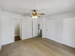 1746 Whiteoak Dr in Garland, TX - Foto de edificio - Building Photo