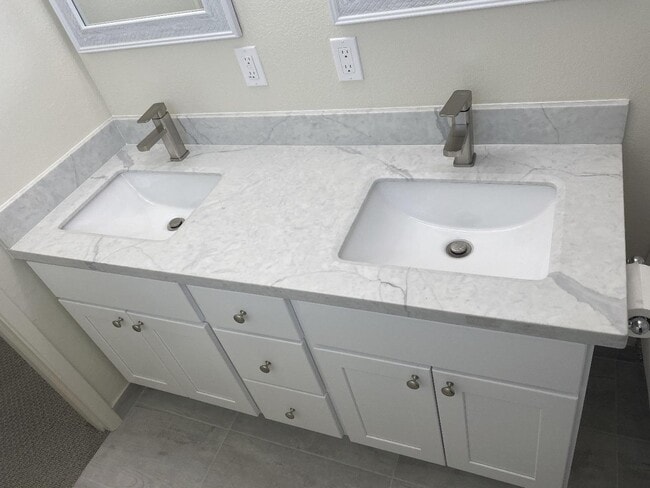 3335 Los Prados St in San Mateo, CA - Building Photo - Building Photo