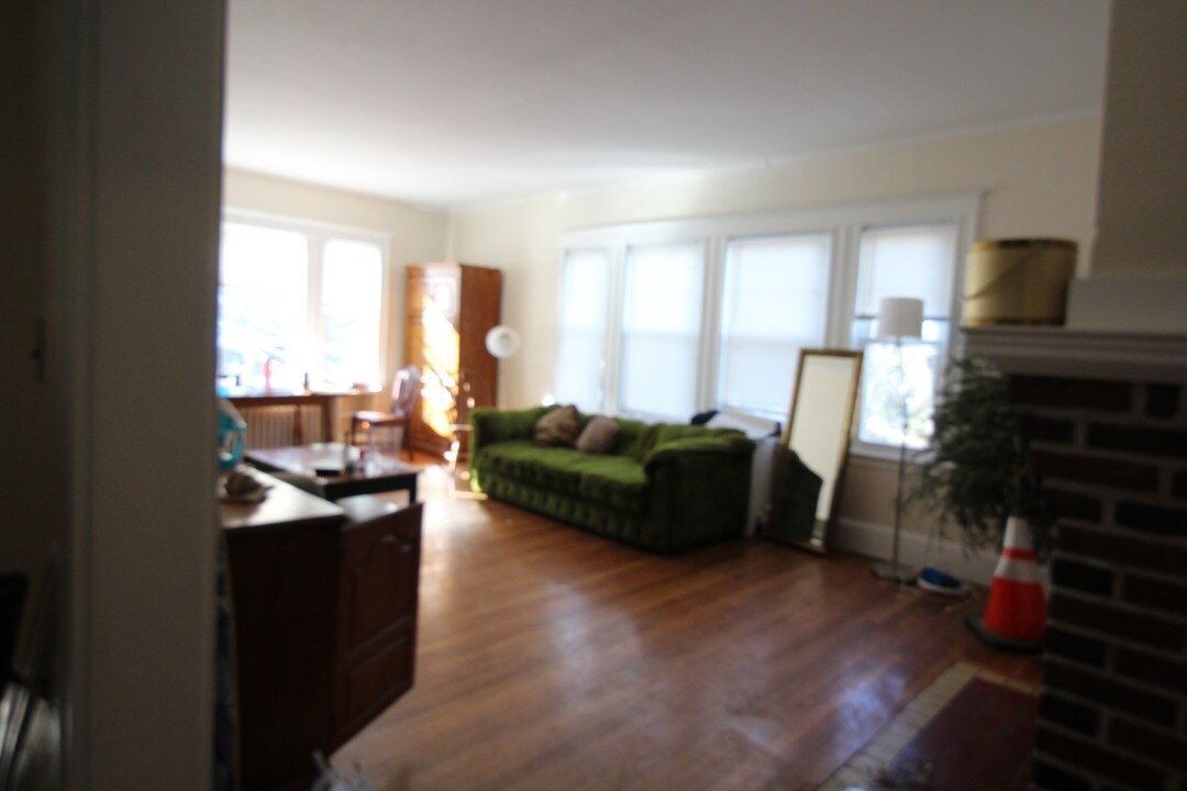 59 Algonquin Rd in Newton, MA - Building Photo