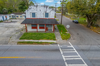 733 W 52nd St in Savannah, GA - Building Photo - Building Photo