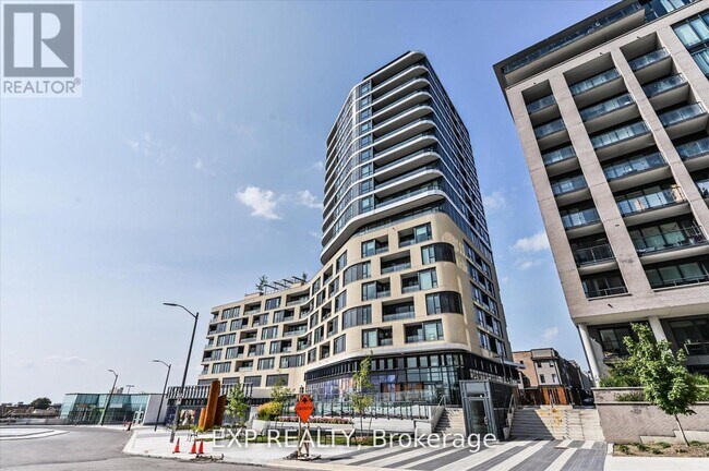 120-120 Eagle Rock Way in Vaughan, ON - Building Photo - Building Photo