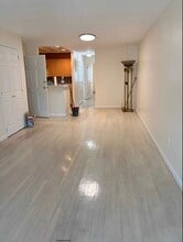 51-22 111th St in Queens, NY - Foto de edificio - Building Photo