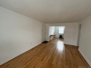 5 Clarmore Dr in Norwalk, CT - Building Photo - Building Photo