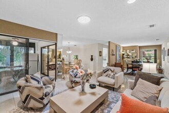 5944 Forest Grove Dr-Unit -4 in Boynton Beach, FL - Foto de edificio - Building Photo