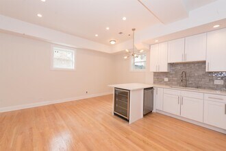 846 N Hermitage Ave-Unit -2R in Chicago, IL - Foto de edificio - Building Photo