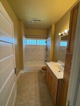 2077 Onyx St in Eugene, OR - Building Photo - Building Photo