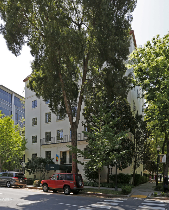 Dean Apartments in Sacramento, CA - Building Photo - Building Photo