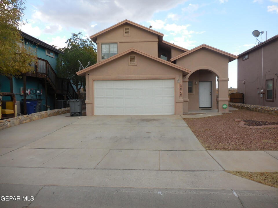 3676 Tierra Bahia Dr in El Paso, TX - Building Photo