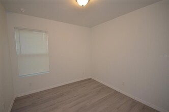 2197 Davis Ct in Ft. Myers, FL - Foto de edificio - Building Photo