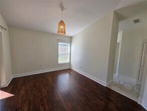 730 Straw Lake Dr in Brandon, FL - Building Photo - Building Photo