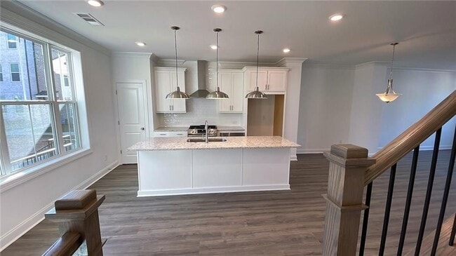 3210 Bennett Crk Ln in Johns Creek, GA - Foto de edificio - Building Photo